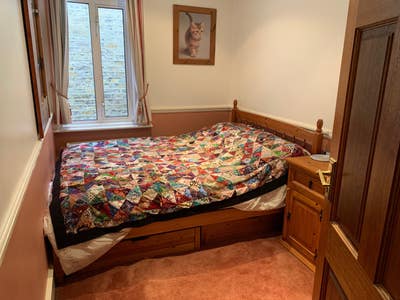 Cosy double bedroom.  Short let preferred  Main Photo