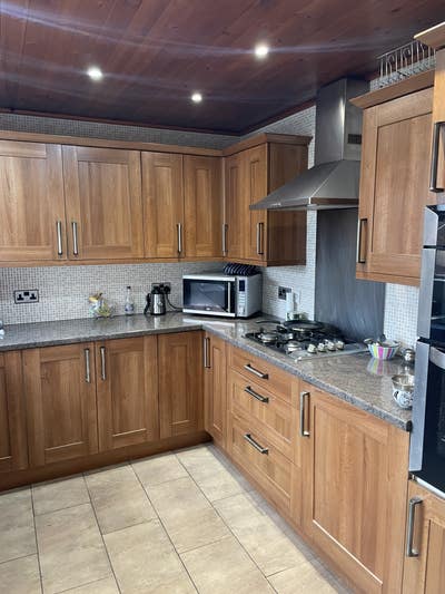 Excellent room Available  Main Photo