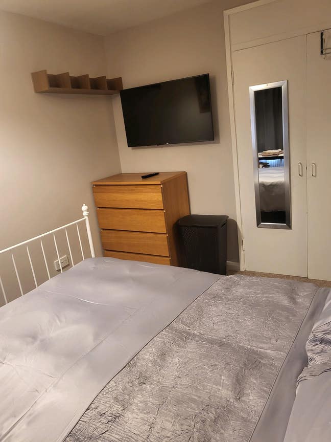 Large Double Room for Single Occupancy Only Main Photo