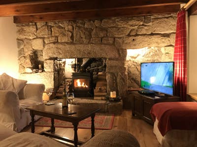 Looking for a lady to share my lovely cottage Main Photo