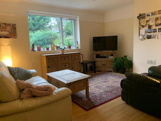 Furnished double bedroom for student  - Didsbury Main Photo