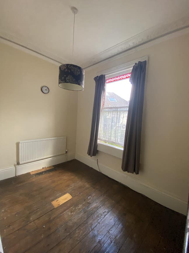 Single room available now in city centre  Main Photo