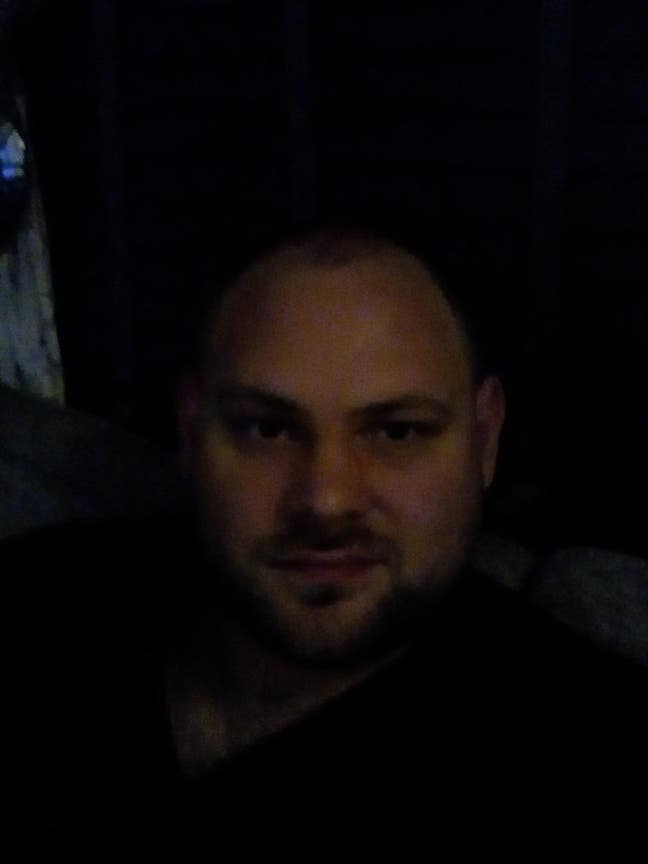 Looking for a room in langworthy area Main Photo