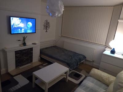 Large double bedroom with own toilet Main Photo