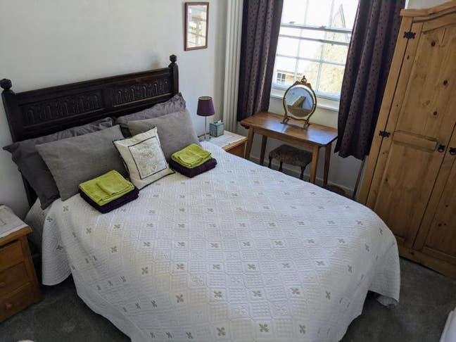 Bedroom & Private Living room,  town centre Main Photo