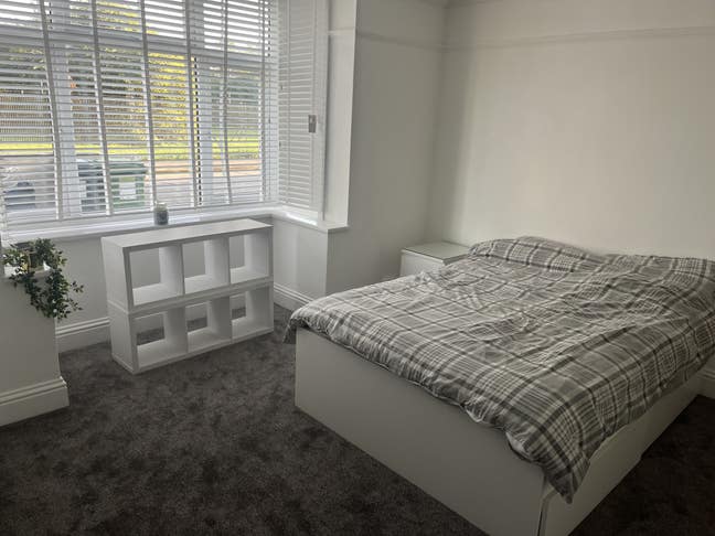 Double room in shared house cosham area  Main Photo