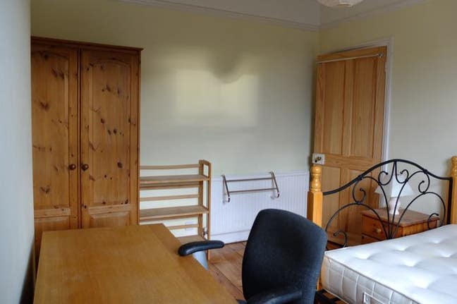 Double room near Reading university Main Photo