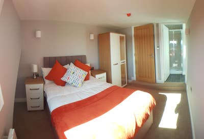 Double Room with Ensuite  Main Photo