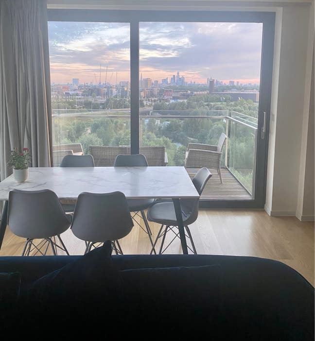 Double in East Village in flat with stunning views Main Photo