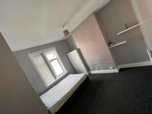Large double room Main Photo