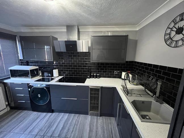 Single   Room with Furnishings Main Photo