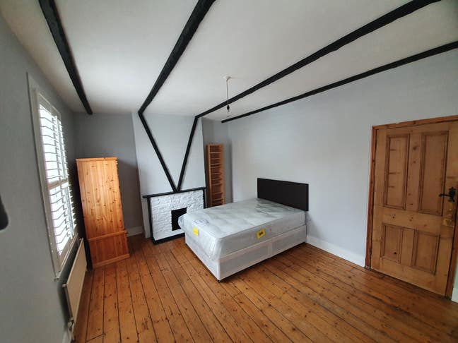 Very large Double Room for rent Main Photo