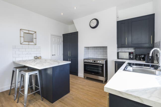 1 Long Term En-Suites in Meanwood  Main Photo