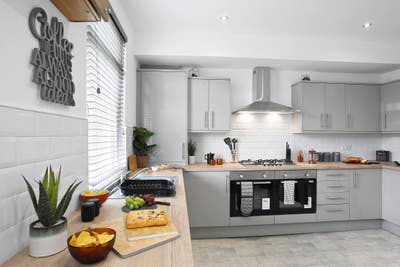 Located Close to Hospital - Contemporary Ensuite  Main Photo