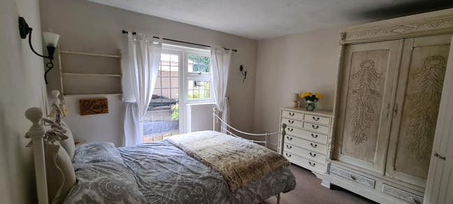 Lovely double room with en suite Main Photo