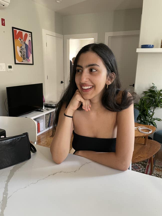 Looking for a room in east or north🫶♥️ Main Photo