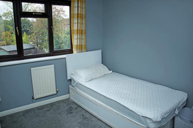 Double Room in West Chippenham  Main Photo
