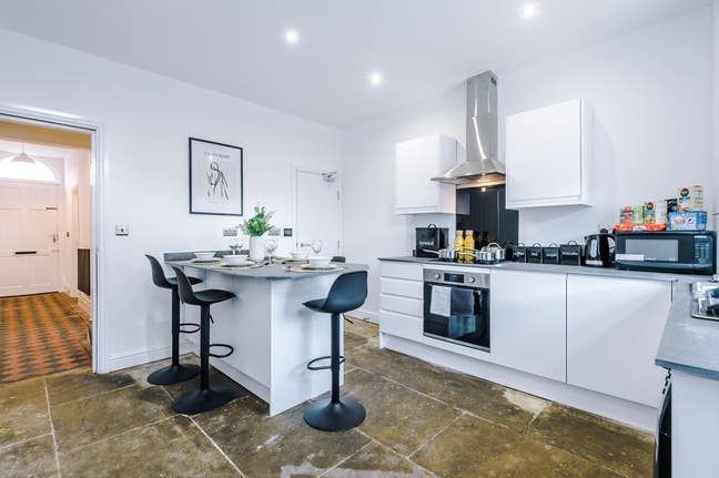 £150 off 1St Months Rent! Double Ensuite Room LS10 Main Photo