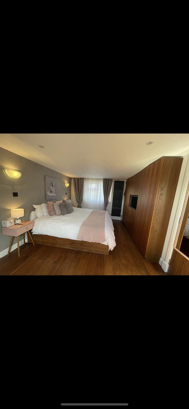 Studio  double room  £1300 Main Photo