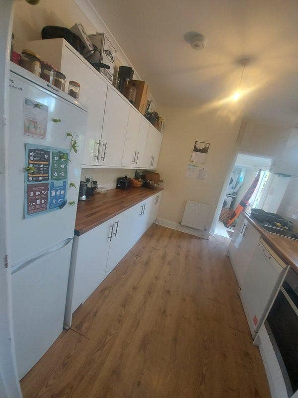 Double Room Unfurnished Room in Southville Main Photo