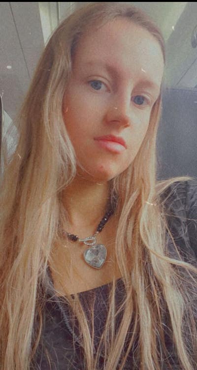 Friendly working professional looking for flat sha Main Photo