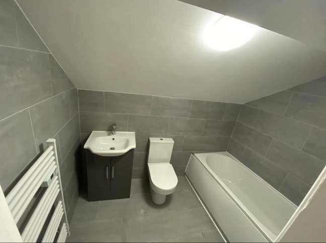 New renovate double en-suite bedroom Main Photo