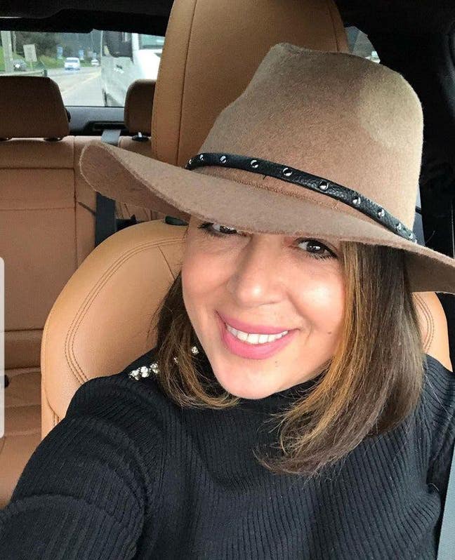 45 year old Female seeks a double room Main Photo