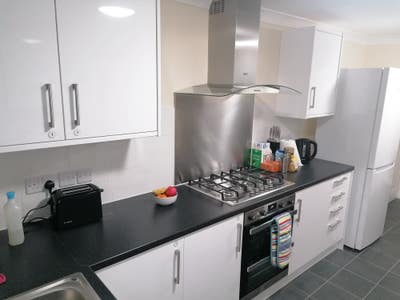 2x ROOMs in COMFY 🏡 House Main Photo