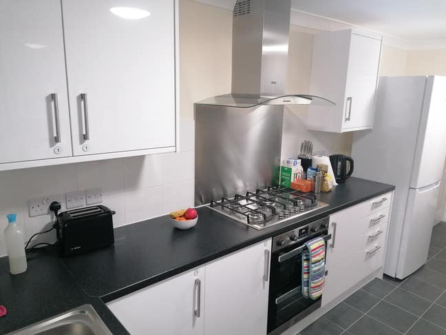 2x ROOMs in COMFY 🏡 House Main Photo