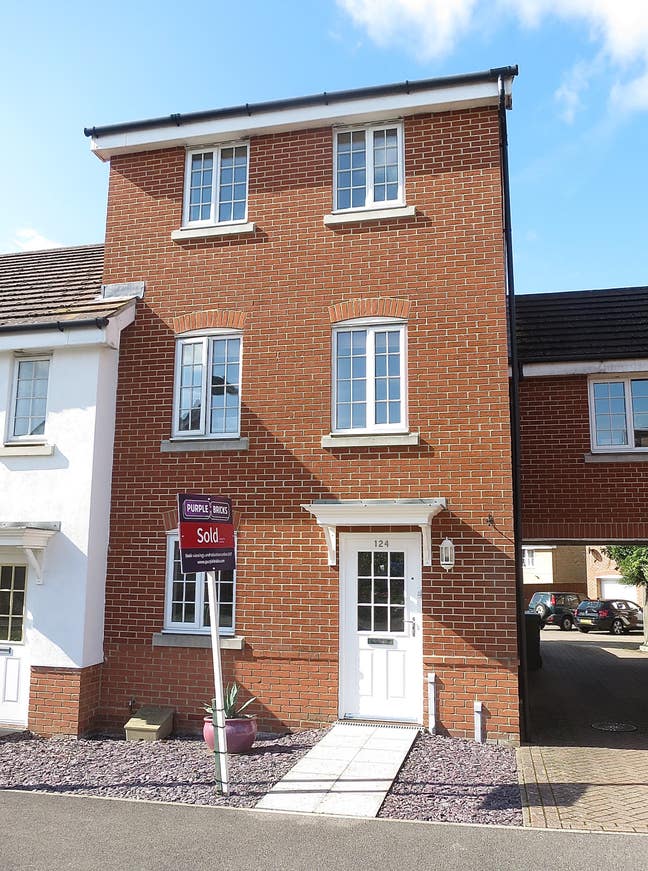 Whiteley -  Double Room in quiet 4 bedroom house  Main Photo