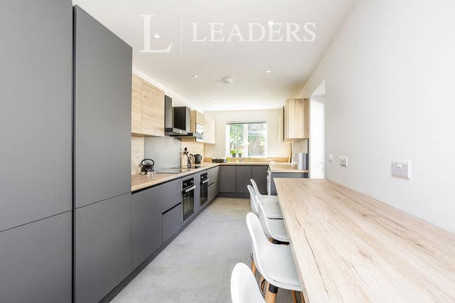 Students - double rooms available -Jessie Road Main Photo