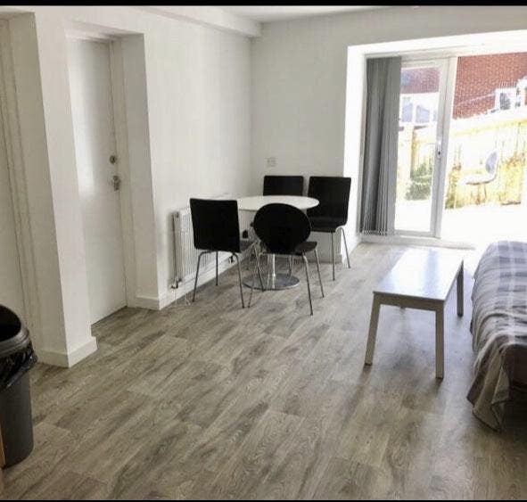 ✅Affordable Rm+Sink ✅ Bills inc.✅Parking ✅ Garden  Main Photo