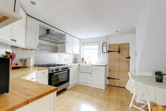 Double Room To Rent - Tring Main Photo