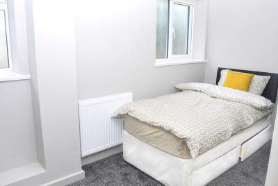 Stylish Home with Excellent Links – Birmingham B37 Main Photo