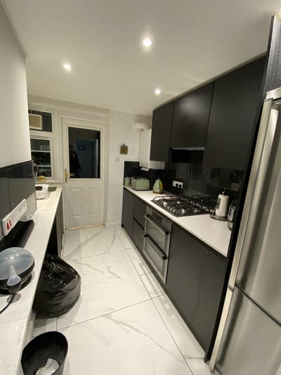 Walking Distance to City Centre and  Universities  Main Photo