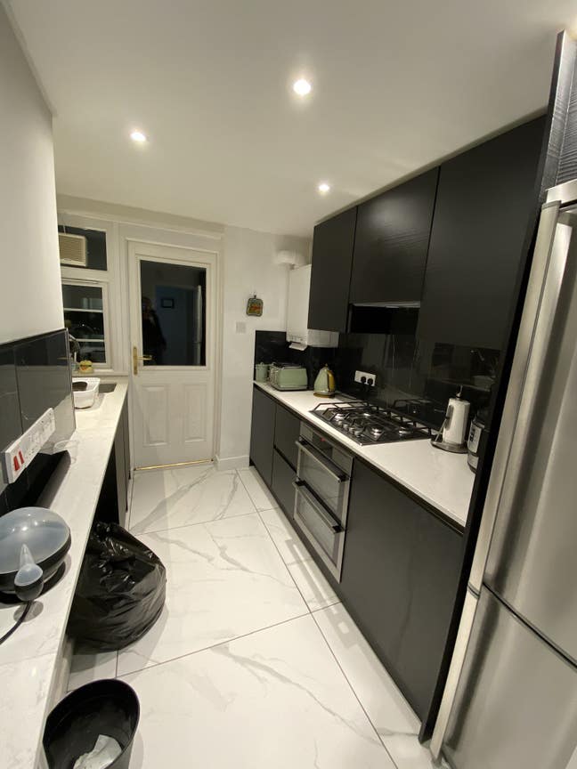 Walking Distance to City Centre and  Universities  Main Photo