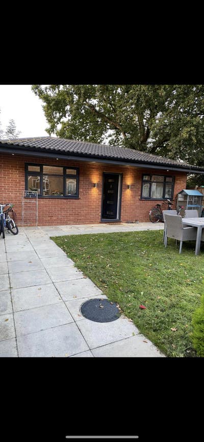 1 bedroom bungalow / annex to let in Woking Main Photo