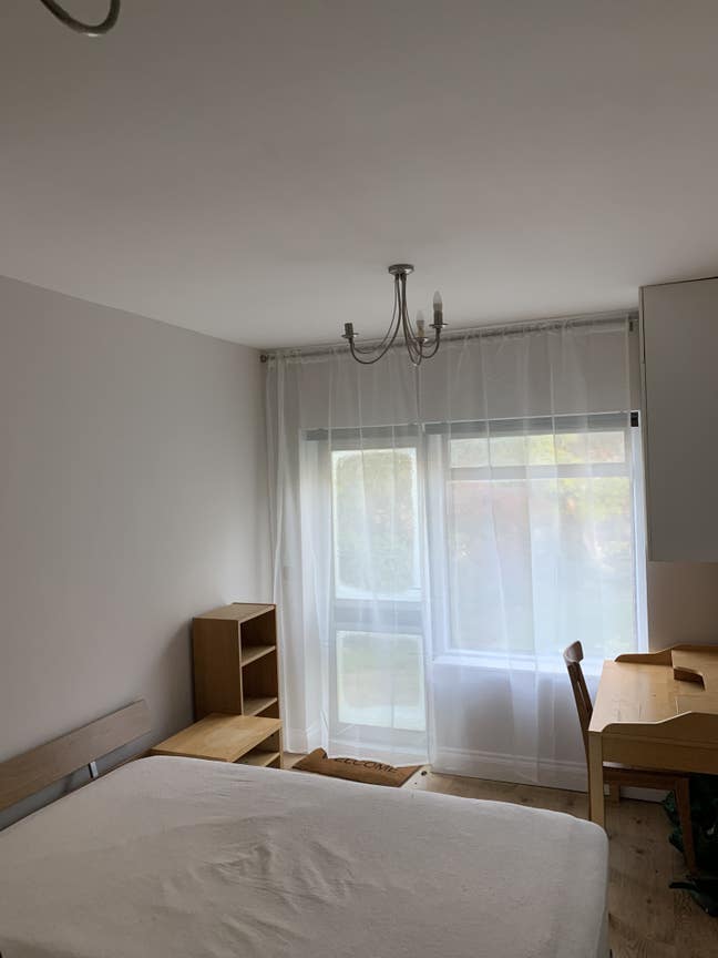 5 min walk/Hanger Lane, double room  Main Photo