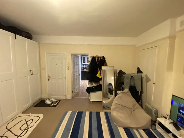Cosy Flat in West Ealing, W13 9AE Main Photo
