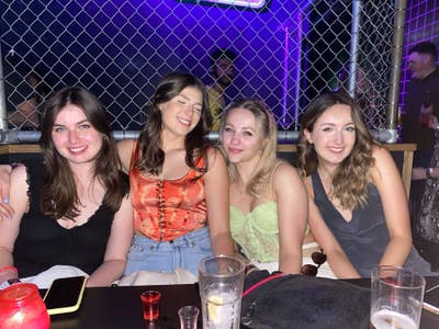 Professional female seeking London room   Main Photo