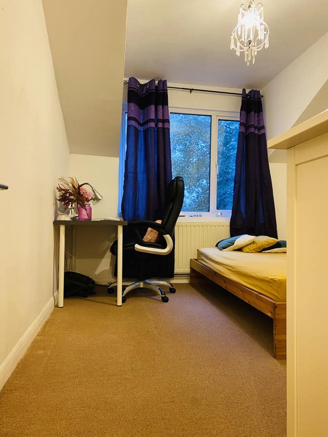 Spacious Double Room Available Main Photo
