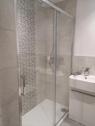 Large double room in a lovely home.  Main Photo