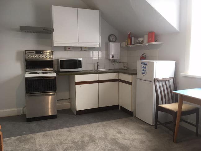 Bedsit to let in Grove Road Leighton Buzzard Main Photo
