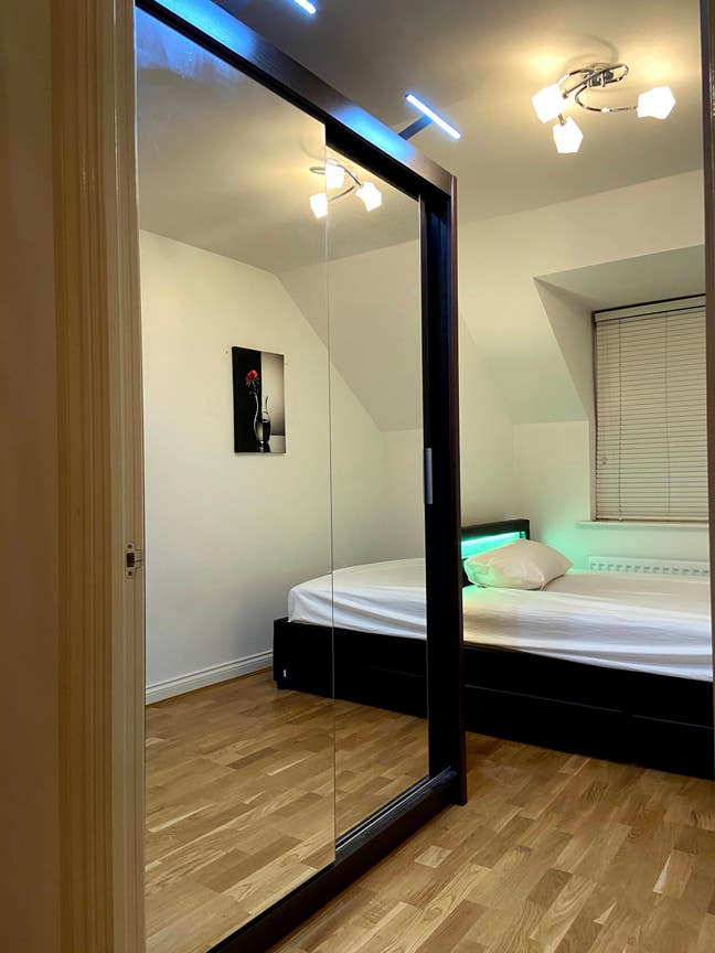 Double Bedroom with private bathroom  Main Photo