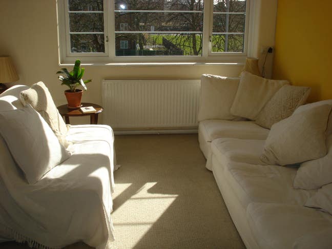 Furnished Room overlooking parkland Main Photo