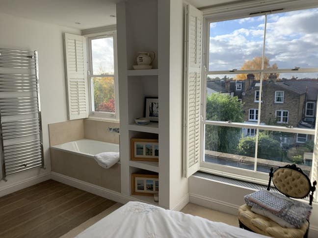 Double Room to rent in family home in Clapham Main Photo
