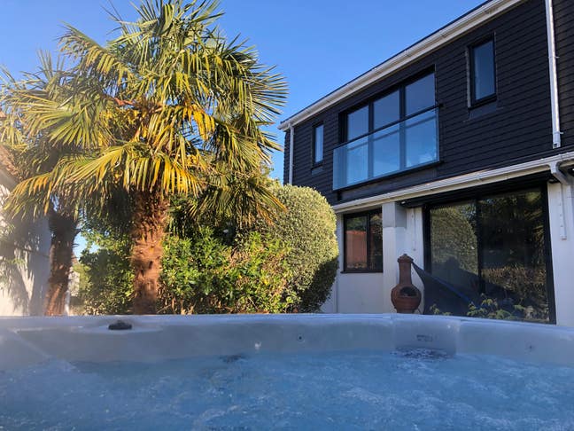 Fantastic ensuite double in large modern house Main Photo