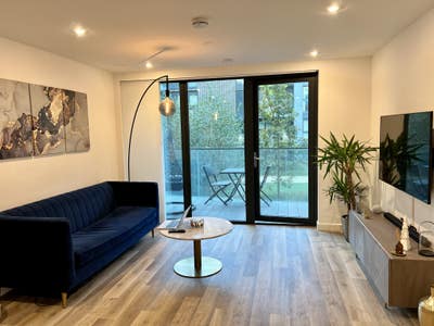 Luxury 2 Bed Greenwich Flat Main Photo