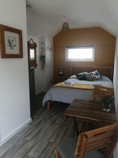 Mon - Fri Self contained garden Annexe Available  Main Photo
