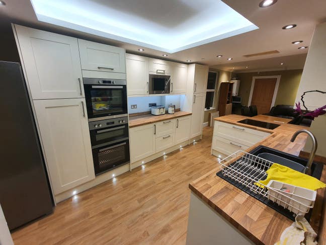 Very nice rooms in a sharp house Main Photo